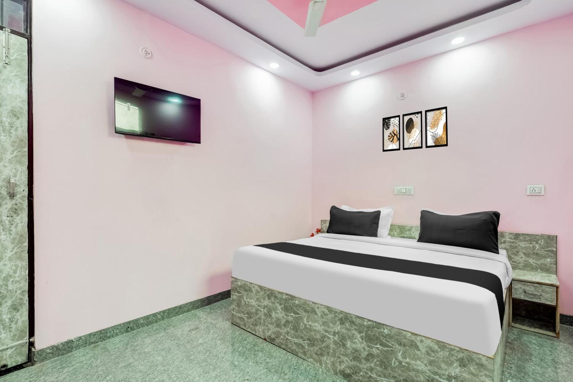 Hotel O Govind Residency Нью-Дели Экстерьер фото