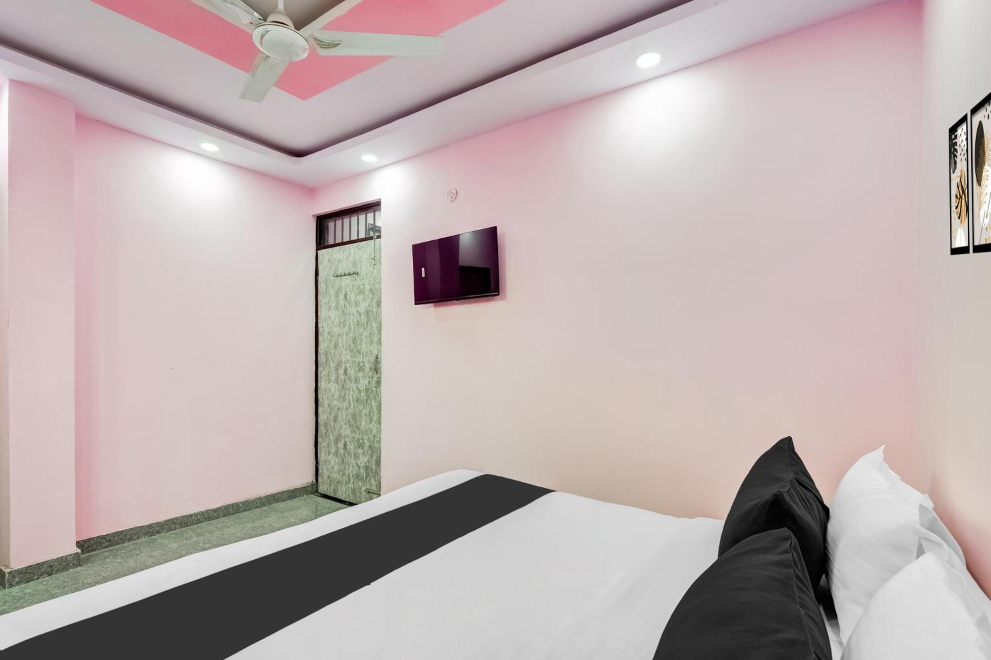 Hotel O Govind Residency Нью-Дели Экстерьер фото